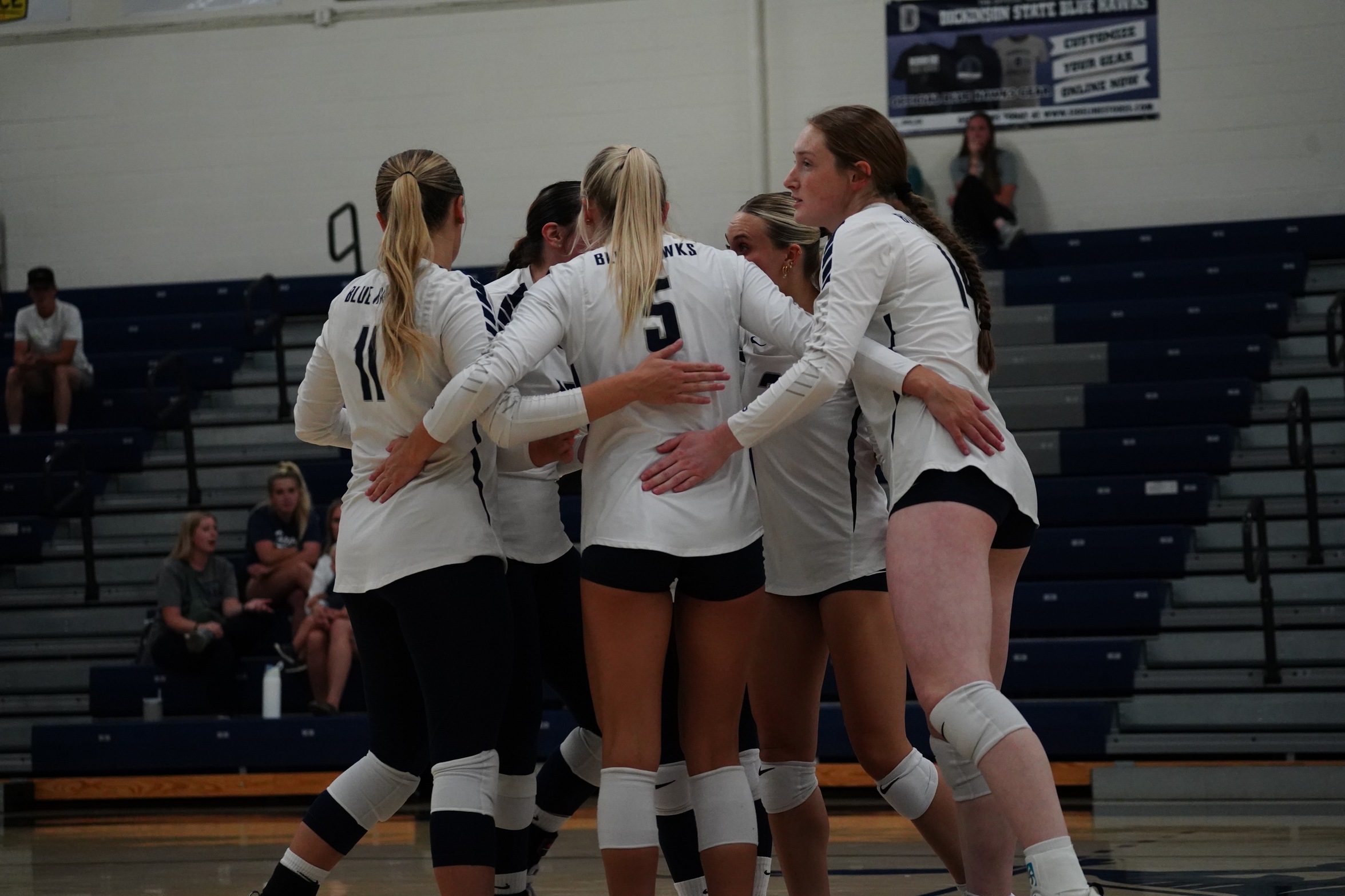 Blue Hawks split on day two at Ottawa Invitational